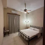 Theoni Garden House Apartamento *