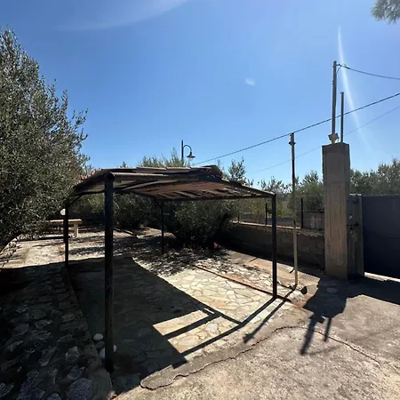 Διαμέρισμα Theoni Garden House *