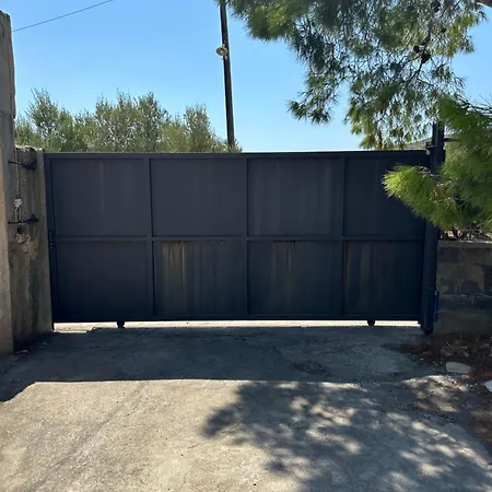 Διαμέρισμα Theoni Garden House *