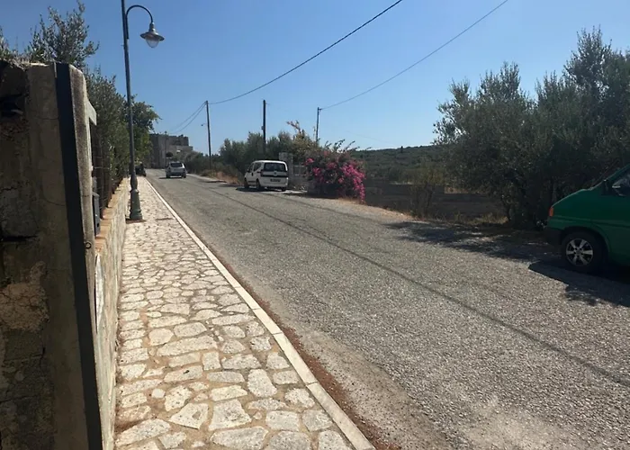 شقة Theoni Garden House *