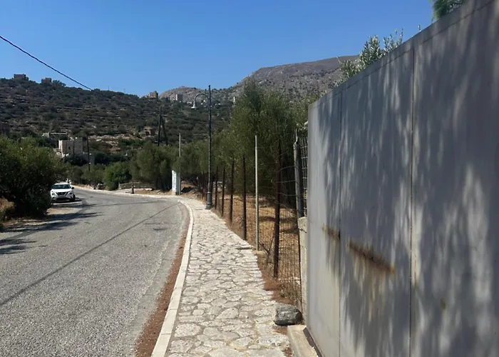 Theoni Garden House شقة *