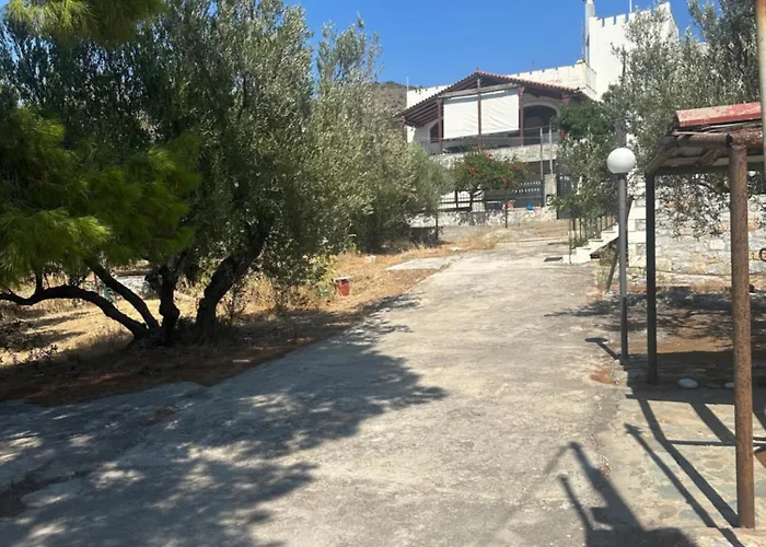 Theoni Garden House شقة *