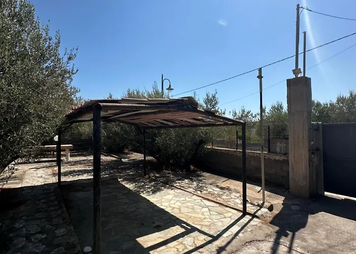 شقة Theoni Garden House *