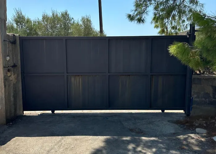 شقة Theoni Garden House *