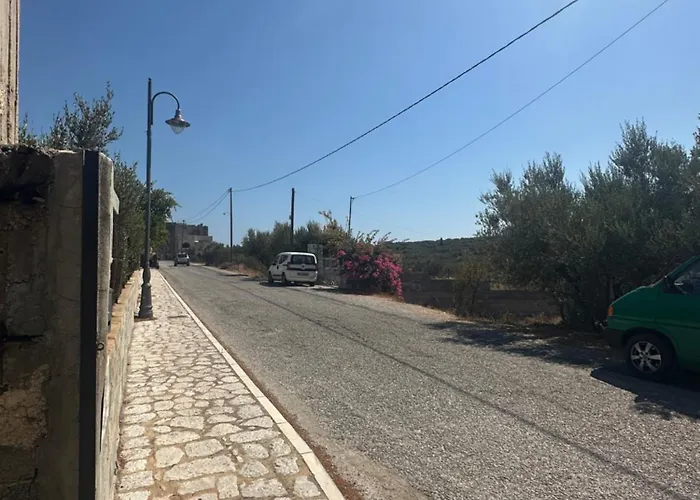 Theoni Garden House * Kyparissos (Laconia)