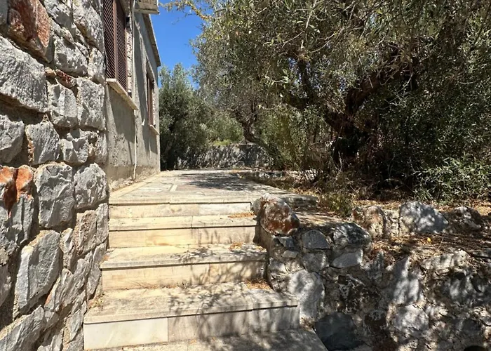 شقة Theoni Garden House