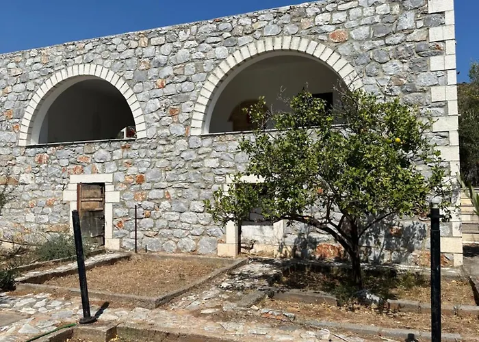 Апартаменты Theoni Garden House Кипариссос