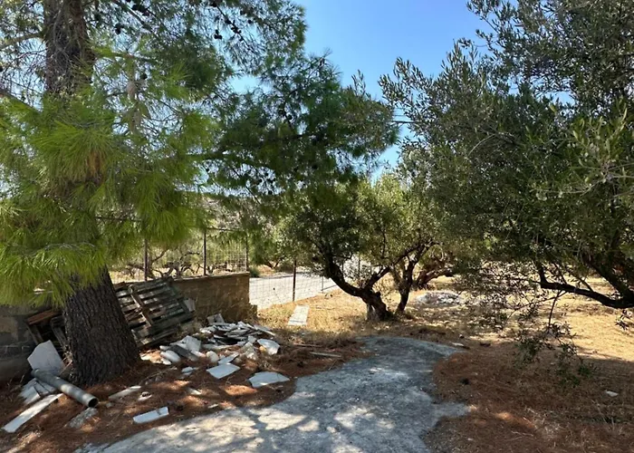 Theoni Garden House * Kyparissos (Laconia)