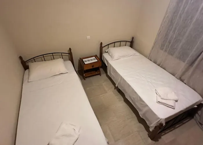 شقة Theoni Garden House *