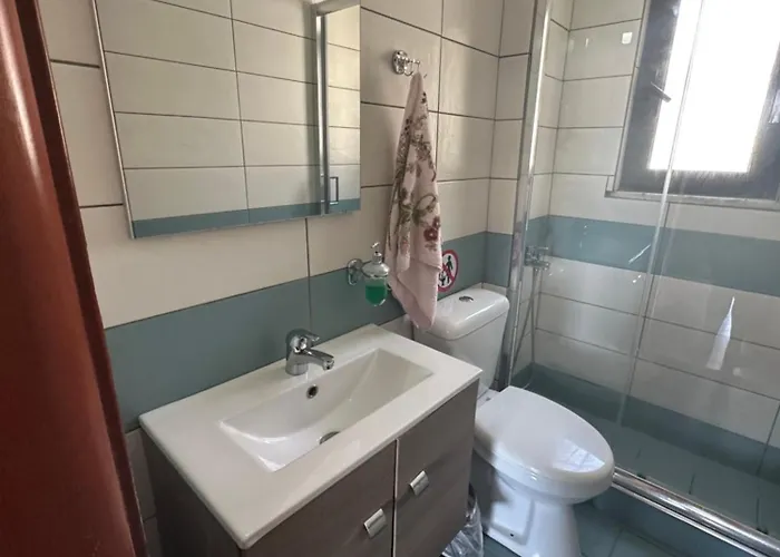 Theoni Garden House شقة *